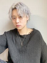 ルアナ(Luana)&nbsp;ホワイトショート　センターパート