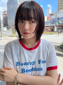 イチイ 巣鴨店(ichii) くびレイヤーエモージュ小顔似合わせカット斜めバング