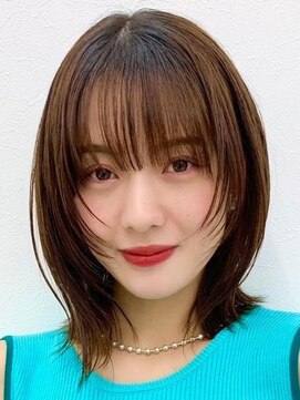 アイトーキョーエス 渋谷(AI TOKYO S) 斜めバング/シルキーベージュ/ブラントカット[渋谷駅]