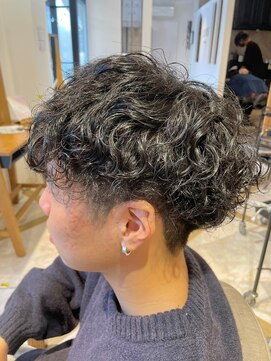 ヴィ 大宮(Vii) ダークアッシュ/カルマパーマ/アッシュブラック[メンズ/大宮]