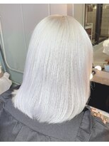 ジルバイジゼル(JILL by GiseL)&nbsp;中世ウルフ/メンズウルフ/ハイトーン/ダブルカラー/ホワイト