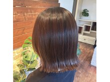 カフア(Kahua)の雰囲気(カラーを楽しんで頂く為、僕たちは“脱白髪染め”を勧めています)