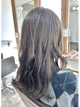 ハロヘアー(halo hair)の写真/透明感・艶感・抜け感を叶えるデザインカラーで、あなたらしい魅力を引き出す似合わせスタイルへ♪
