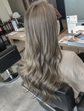 ヘアーメイク アディクト(HAIR MAKE addict) 透明感たっぷりアッシュベージュ  hair make addict 町田 有理佳