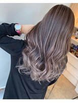 ロンド レア 天神大名店(Lond Le’a)&nbsp;プラチナシルバー×バレイヤージュ［天神/大名/博多/赤坂]