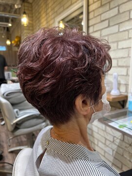 アエラスラナ 相模大野(Aeolus Lana) 白髪ぼかしマニキュアカラーふんわりパーマスタイル