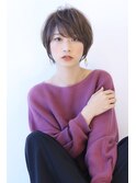 オリーブカラーハイライトカラー小顔くすみカラーくびれショート