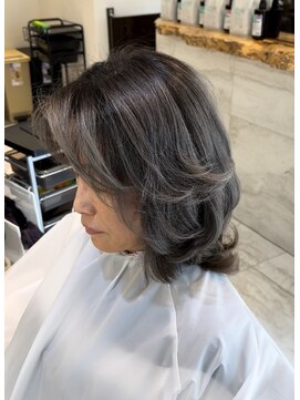 エムテコ(M.techo) 外ハネミディアムレイヤー