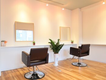 リフレア ヘアー(Refrea. hair)の写真/【西宮北口駅徒歩5分】周りを気にせずくつろげる！上質なプライベート空間でゆったりと過ごせる♪