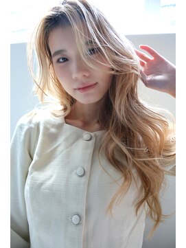 キングスベリー(Hair Relaxation King's Berry) 顔まわりレイヤー×ハイトーンヘア