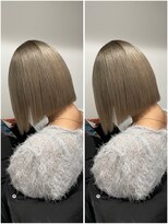 ローリン(Rolling)&nbsp;【Motoki】　10代/パツッとボブ/くすみベージュ/天神大名