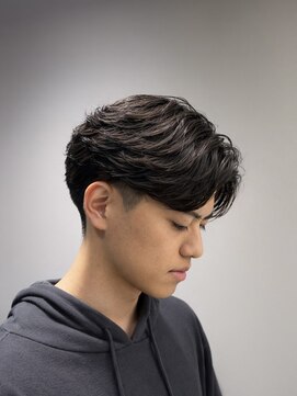 ガウディ 池袋店(Gaudi) 【立体感と動きのあるフェザーパーマ】