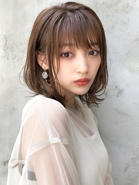 リヤン 表参道(lyann) ナチュラルカール艶感斜めバングワンホンレイヤーイメチェン