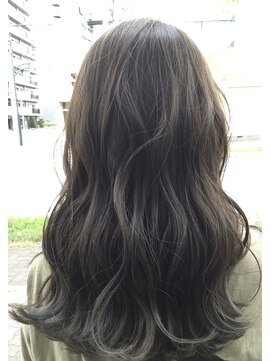 ウィス(WIS) ちょっぴり個性派 クールにダーク系カラー