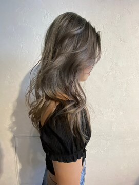 ノク(nok) グレイハイライトエアリーミディホワイトアッシュ