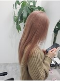 ピンクベージュ