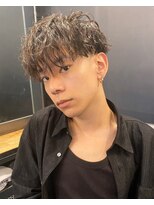 ビンゴ(BINGO)&nbsp;1231波巻きツイストスパイラルパーマ刈り上げフェードバーバー