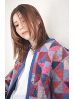 ファム(Fam) レイヤーミディアム　ストレート　ハイライト　代官山　恵比寿