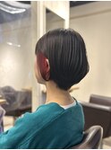 イヤリングカラーローズレッド前下がりショート