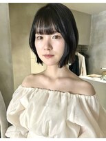 ハウ 心斎橋(how)&nbsp;20代30代透明感暗髪アッシュブルーグレージュ切りっぱなしボブ