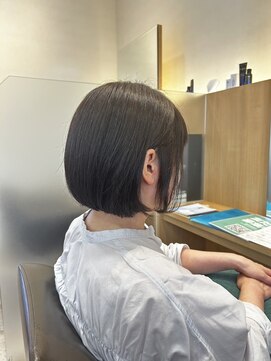 ウイバイファースト(u'i by first) 全体的に顎のラインより上のショートレングススタイル