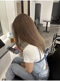 冬カラーブリーチ透明感ミルクティー◎愛されレイヤー小顔カット