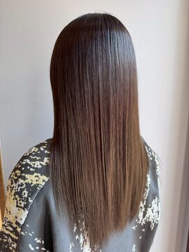 ヴァンカウンシル 一宮店(VAN COUNCIL) 重厚感のあるツヤと洗練されたストレート/艶感/髪質改善