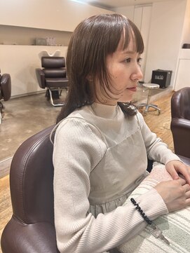 ルッツ(Lutz. hair design) 25.12.29ミディアムレイヤー[犬山良慈]