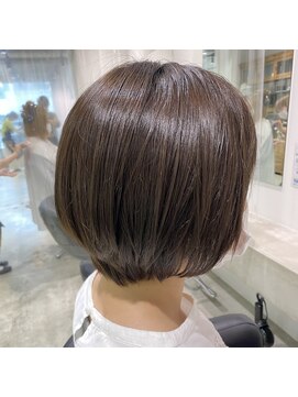 リタ(rita.) 20代30代40代◎丸みショートボブ 荻原圭介