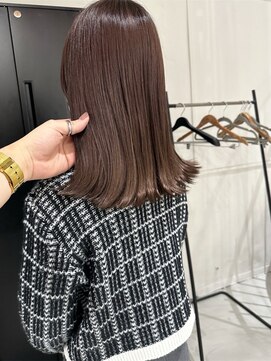 アトレ 梅田店(attrait) セミロングのグレージュ×透明感カラーで大人っぽく