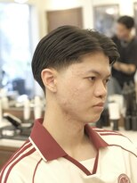 ザ チョップ ショップ ハラジュク(THE CHOP SHOP HARAJUKU)&nbsp;センターパート + テーパーフェード