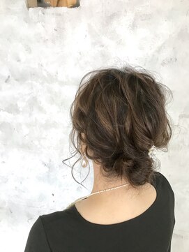 ロク 高田馬場(lok) ゆるふわシニヨン  ［lok  あらい］ 【高田馬場】