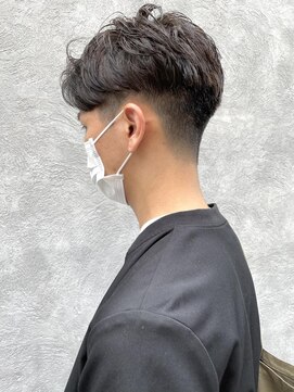 ニア 清澄白河(nir) 〈清澄白河 半個室〉メンズヘア/刈り上げセンターパート