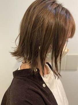 エル(EL by green) (akiko)イノアカラー×外ハネショート