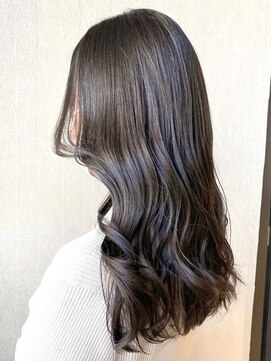 プラグ バイ ネオリーブ(plug by neolive) 根元パーマ×アッシュブラウン【tomoka】