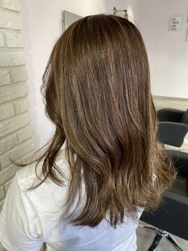 リーホリエ(Lee Horie) ベージュ系ハイライトカラー / mio