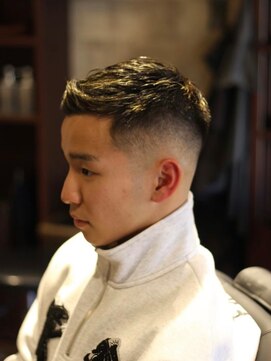 キングスマントーキョー 府中店(KINGSMAN TOKYO) ツーブロックマッシュ/波巻き/ハイライト/束感<理容室><府中駅>