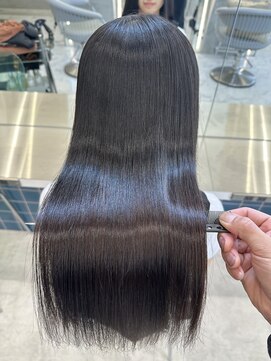 ロンドルーチェ 心斎橋(Lond luce) ダークアッシュ/ミディアムレイヤーカット［髪質改善/縮毛矯正］