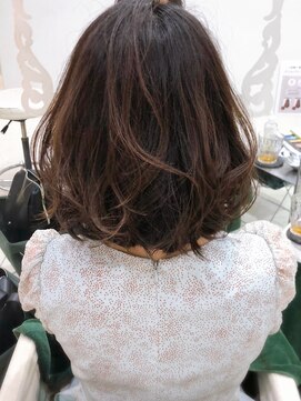 ジラ ヘアアンドメイク(girra HAIR&MAKE) パーマヘア
