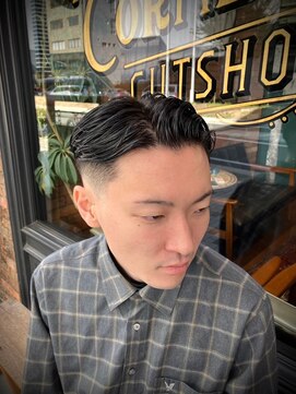 フォーコーナーズ(Four Corners) フェードカット