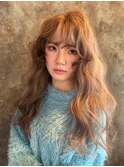 ベージュ×顔まわりアクセントカラー