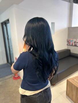 シー.(SHE.) 【SHE.】ブリーチなしカラー/ブルーブラック/レイヤーカット