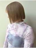 ハイトーン ブリーチ 抜きっぱなしブロンド 切りっぱなしボブ