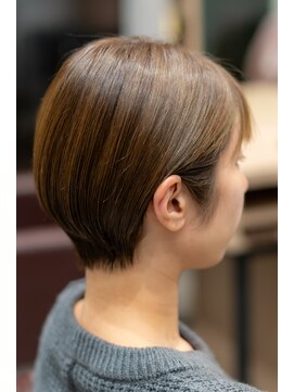 横浜駅近＊石川みなみ風耳掛けショート×イルミナカラー