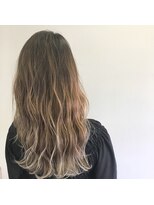 ルーツアイリー 心斎橋(ROOTS IRIE)&nbsp;10代20代◎シルバーアッシュ☆外国人風ハイバレイヤージュ