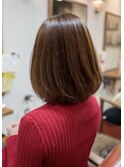 ストレートボブにして毛先を内巻きに