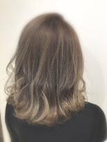 アヴァンス アリオ鳳店(AVANCE)&nbsp;アッシュベージュ×グラデーション×ハイライト