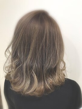 アヴァンス アリオ鳳店(AVANCE) アッシュベージュ×グラデーション×ハイライト