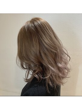 ヴィコロ(vicolo) セピアベージュ