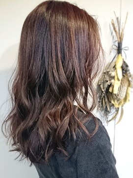 ウィーク 梅田(UiiC) うるツヤ大人なくすみ系アッシュピンク